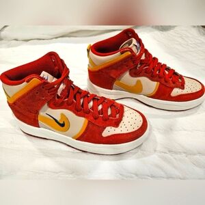 NIKE Dunk High Up 'Cinnabar'